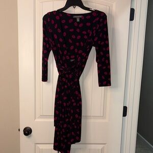A Pea in the Pod Black Midi Dress with Pink Lip Pattern